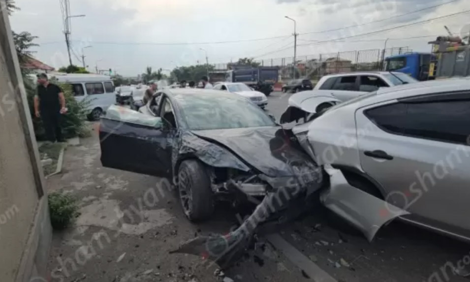 Խոշոր ու շղթայական ավտովթար՝ Երևանում․ տուժածներ չկան