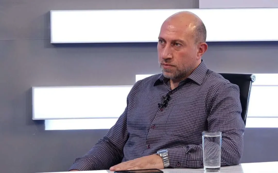 Ադրբեջանի քարոզչամեքենան անթաքույց ոգեւորությամբ է արձանագրում Ռոբերտ Քոչարյանի հանդեպ տեղի ունեցողը. Բադալյան