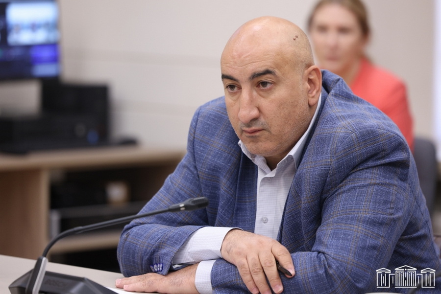 Շիրակի բնակավայրերի տրանսպորտային մեկուսացումը՝ զարգացման լուրջ խոչընդոտ․ Մհեր Մելքոնյան