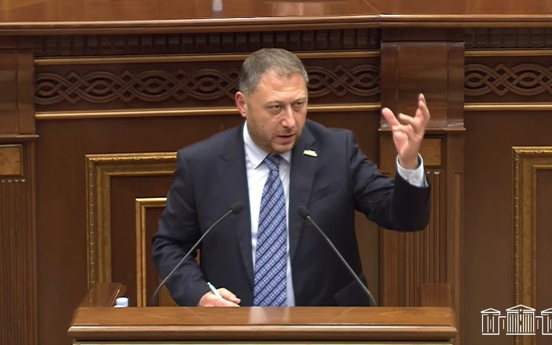 Ինձ ՊԵԿ-ում ձեր իշխանության օրոք ուղիղ ասել են՝ դու յուրային չես, դիմում գրիր, հեռացիր. Ֆարմանյանը՝ ՔՊ-ականին