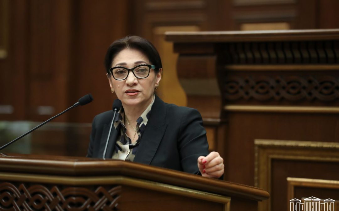 Ուսուցիչը պետության չլուծած խնդիրների քավության նոխազը չէ, ոչ էլ կարելի է «նախկիններ» նարատիվի տակ թաքնվել. Լիլիթ Գալստյան