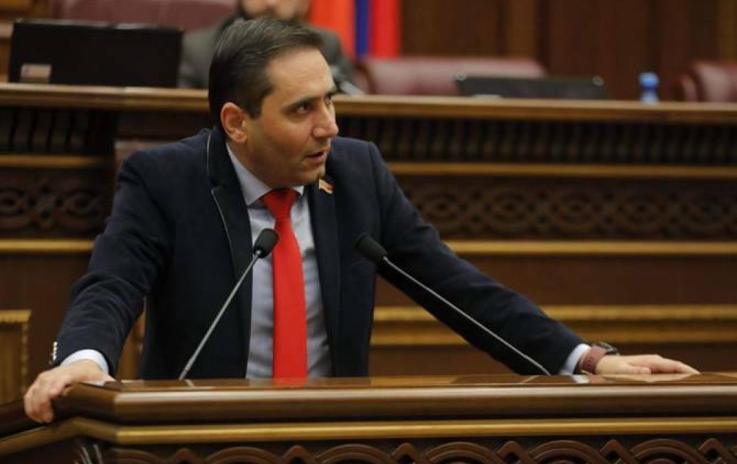 Փորձում են սփյուռքահայությանը կտրել Մայր Հայաստանից. Արման Աբովյան
