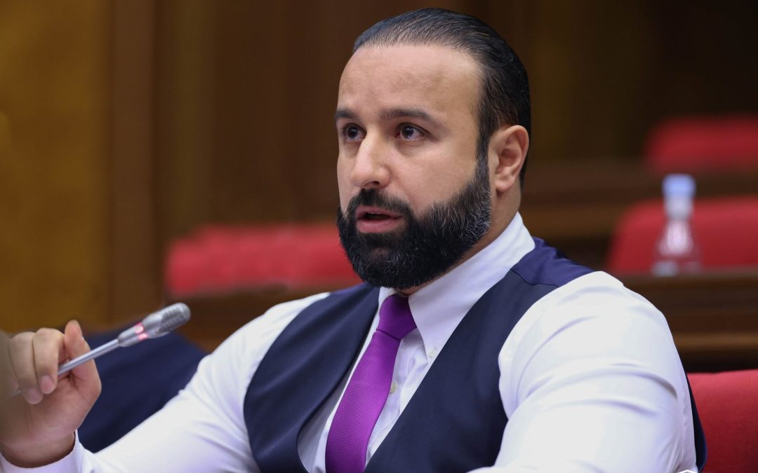 Քրքրում են Հայկ Սարգսյանի, եղբոր ու հոր անցյալը. «Հրապարակ»