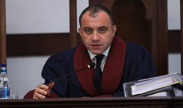 38,9 млн драмов доплат председателю и судьям КС – решение правительства
