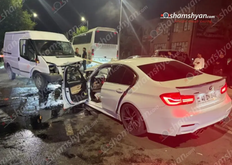 Գյումրիում ճակատ ճակատի բախվել են «BMW»-ն և «Ford Transit»-ը․ կա 4 վիրավnր