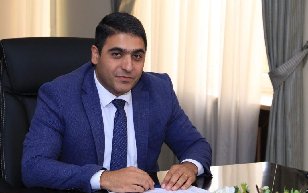 «Թևիցդ կբռնեմ, կշպրտեմ դուրս». ՔՊ-ական թաղապետը սպառնացել է իր կրթության բաժնի պետին. «Ազատություն»