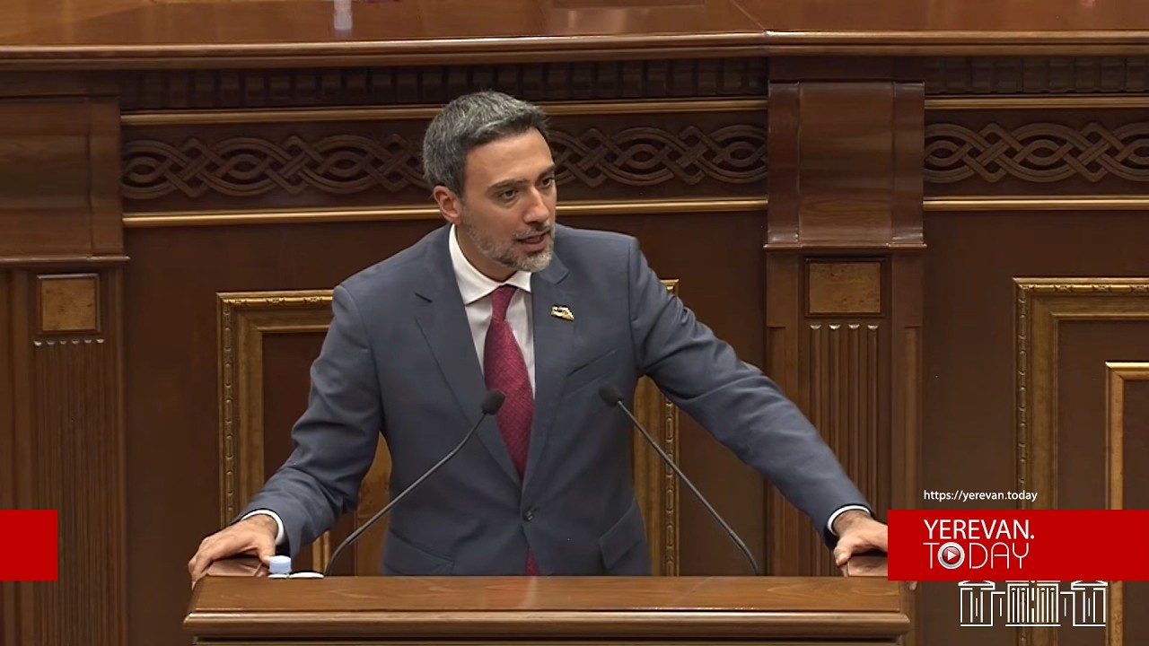 Նման «ժողովրդավարություն» եղել է, երևի թե, 20-րդ դարի կեսերին՝ մի կրքոտ հռետորի անմիջական մասնակցությամբ․ Վարդևանյան