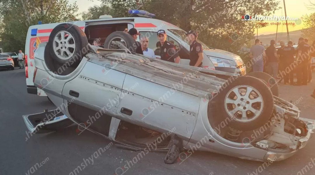 Աբովյանի կամրջի մոտ մեքենաներ են բախվել. տուժածներ կան