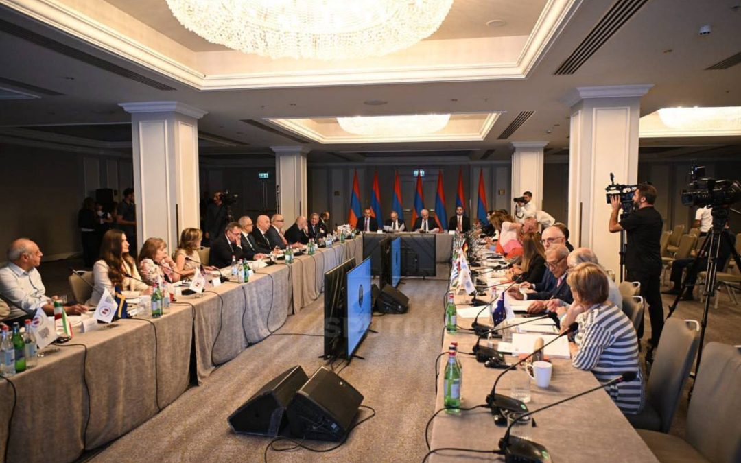 Մեկնարկել է «Հայաստան» համահայկական հիմնադրամի հոգաբարձուների խորհրդի նիստը․ կաթողիկոսն ու Սամվել Կարապետյանը ներկա չեն