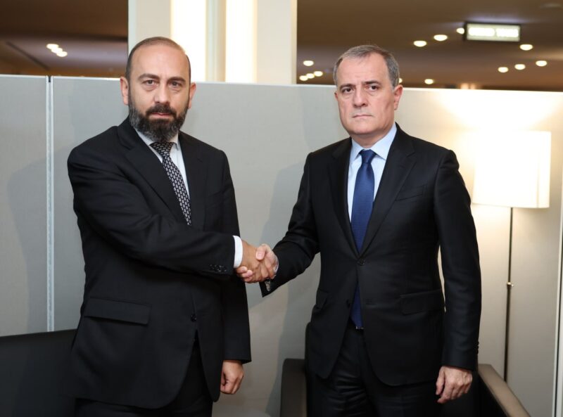 Միրզոյանն ու Բայրամովը քննարկել են տնտեսական և տրանսպորտային կապերի ապաշրջափակումը