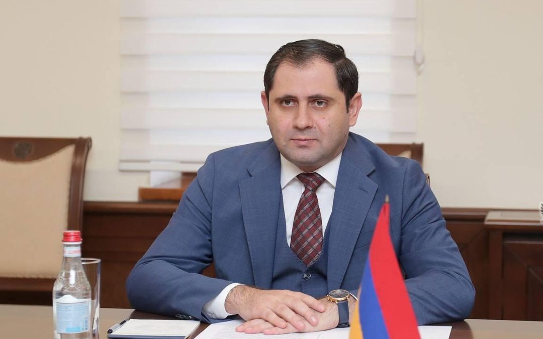 ՊՆ-ում այնքան կադրային սով է, որ ստիպված նշանակում են անգամ ոչ յուրային պրոֆեսիոնալների․ «Հրապարակ»