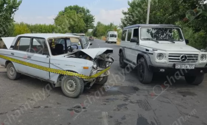 Արտաշատ-Զովաշեն ճանապարհին բախվել են մեքենաներ․ կան վիրավորներ