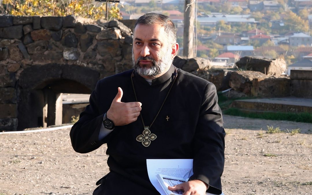 Ո՞ւր են կարգալույծ սրբապիղծին հսկող ոստիկաններն ու մյուս ապստամբողները. Տեր Մանուկ