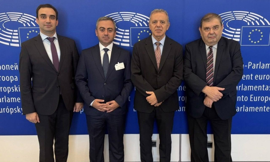 Բրյուսել աշխատանքային այցի ավարտին Իշխան Սաղաթելյանը հանդիպել է Կոստաս Մավրիդեսի հետ