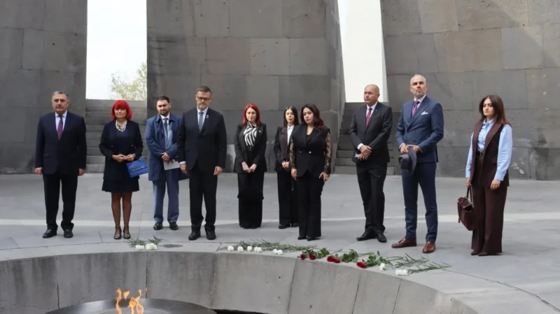 Չեխիայի խորհրդարանականներն այցելել են Հայոց ցեղասպանության հուշահամալիր