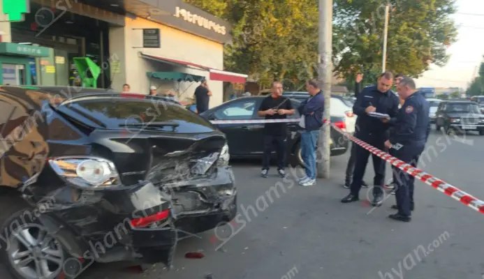 Toyota Prius-ը բախվել է 9 մեքենայի և վրաերթի ենթարկել հետիոտնի