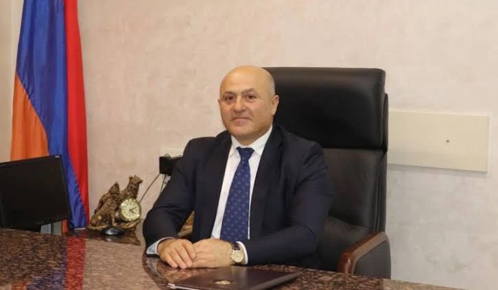 Բանտում քաղաքապետ է «աշխատում»․ «Հրապարակ»