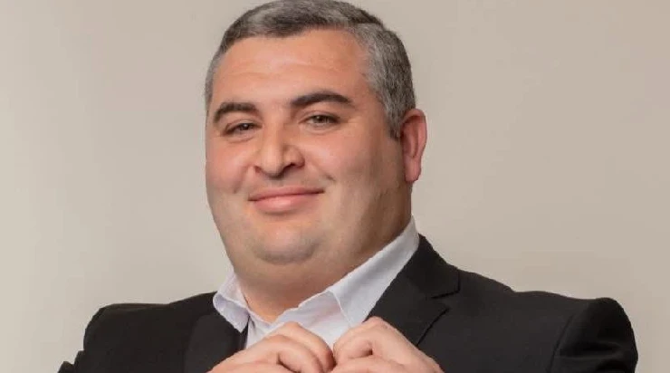 Չորս տող կենսագրությամբ պատմաբանը՝ խորհրդարանի կռվի գլխավոր դեմքերից․ «Ժողովուրդ»