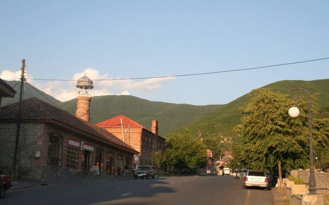 Ադրբեջանցին մտել է Սյունիքի մարզի գյուղերից մեկ ու կրակել հայ աղջկա ոտքին. «Արմլուր»