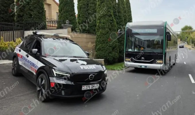 Արտակարգ դեպք՝ Երևանում․ թիվ 4 երթուղին սպասարկող տրոլեյբուսը բախվել է գազատար խողովակին