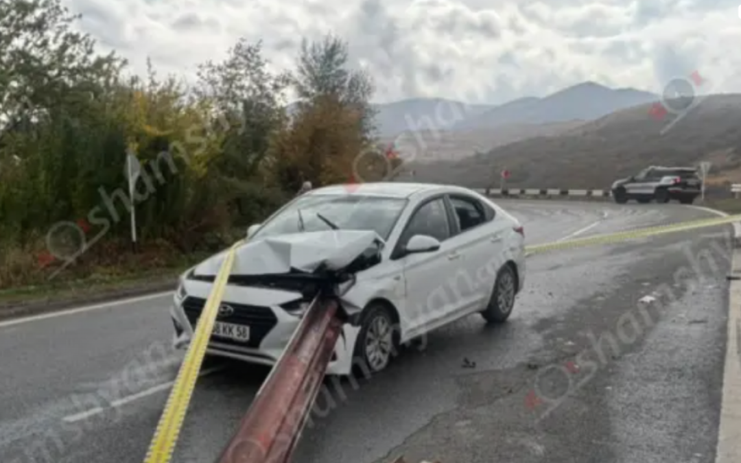 Սարավանի մոտ «Hyundai»-ը բախվել է երկաթե արգելապատնեշին. տուժածն անչափահաս է