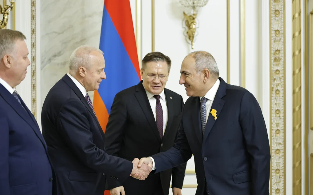 «Աշխարհաքաղաքական Գիքոր» Փաշինյանը դեգերումների մեջ է․ հակառուսական ալիքը նահանջում է. «Հրապարակ»